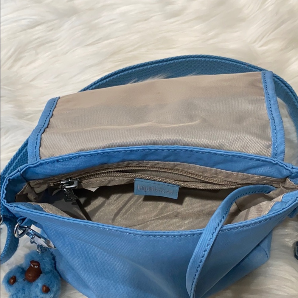 A blue Kipling purse - Picture 5 of 5